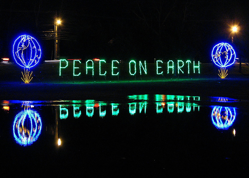 Peace On Earth... by Heartlover1717, on Flickr <br?(CC BY-NC-ND 2.0)